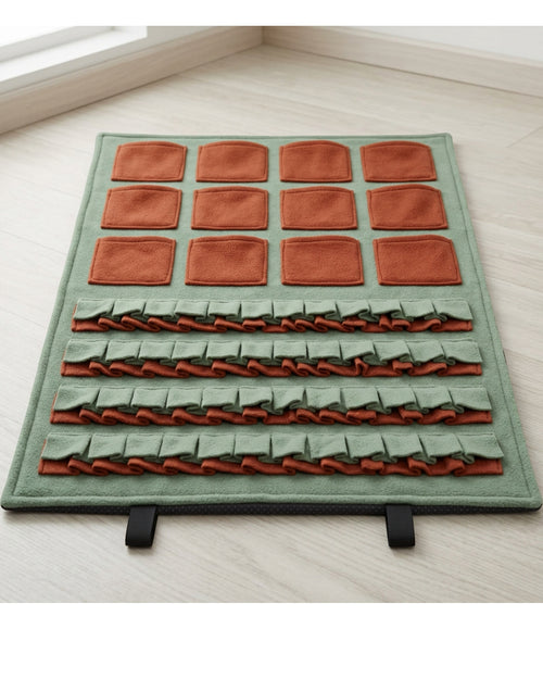 Gdfwn Fleece Treat-Pocket Activity Mat 70 x 50 cm Sage Rust - Lifestyle view