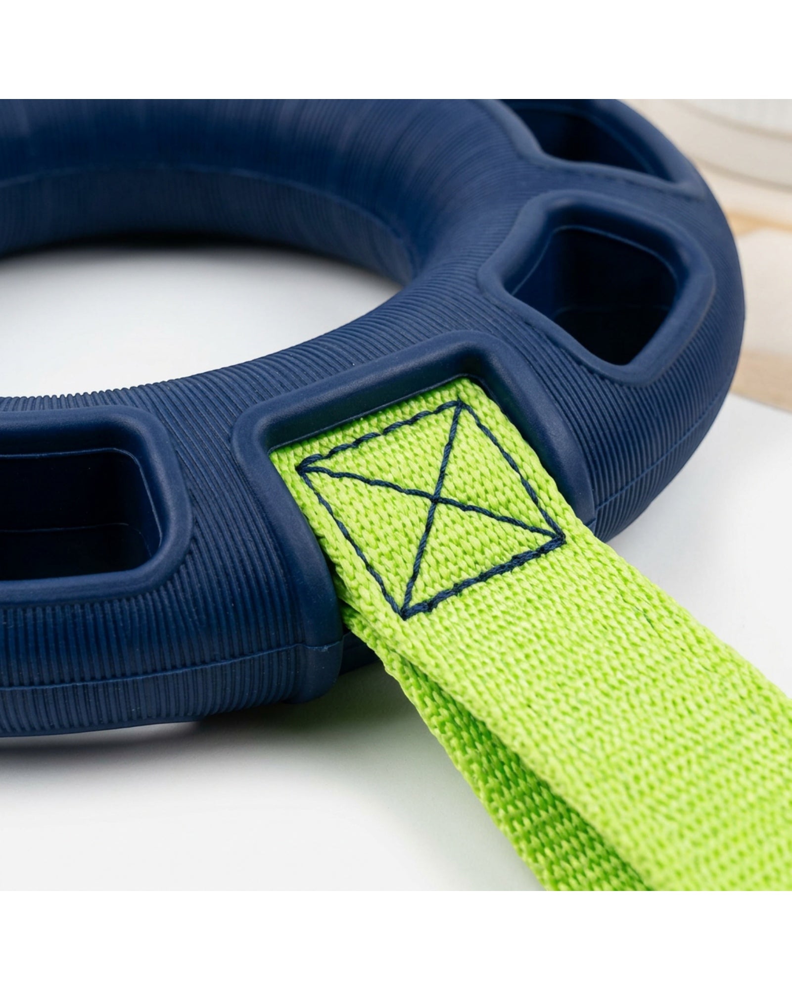 Gdfwn Lattice TPR Tug Ring with Two Webbing Handles Navy Lime - Detail view